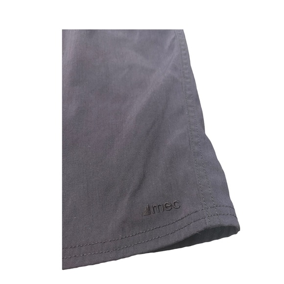 Mountain Equipment Women’s Size 14 Black Stretch Shorts with Button and Zipper - Picture 10 of 10